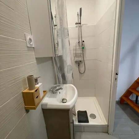 Chez Sonou , Centre *